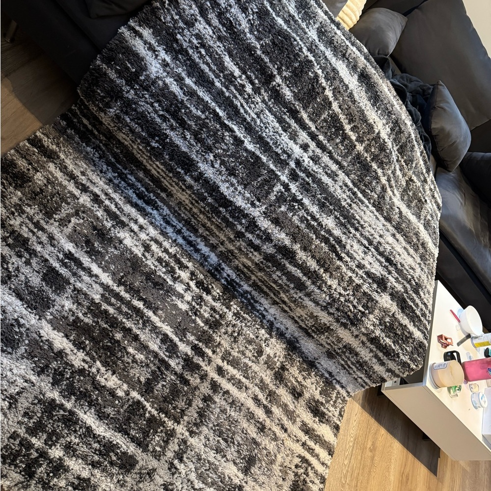 AREA RUG 5x7